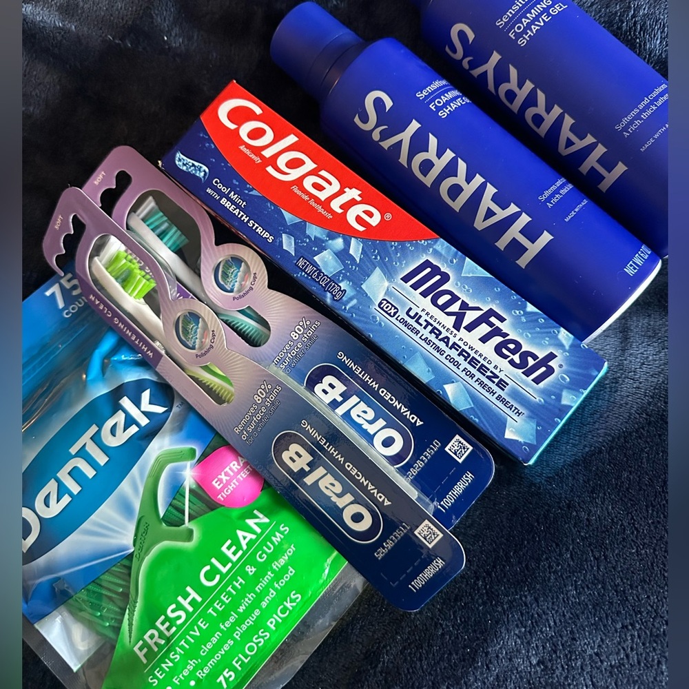 Men’s Self Care Bundle.  Harry’s foaming gel and more.